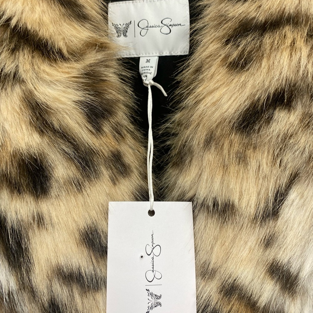 Jessica Simpson NWT Women's Round Collar Faux Fur Jacket - Picture 4 of 4